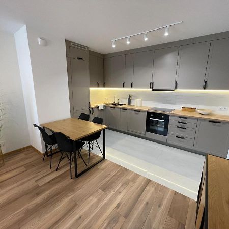 Newport Industrial Apartment Варшава Екстер'єр фото