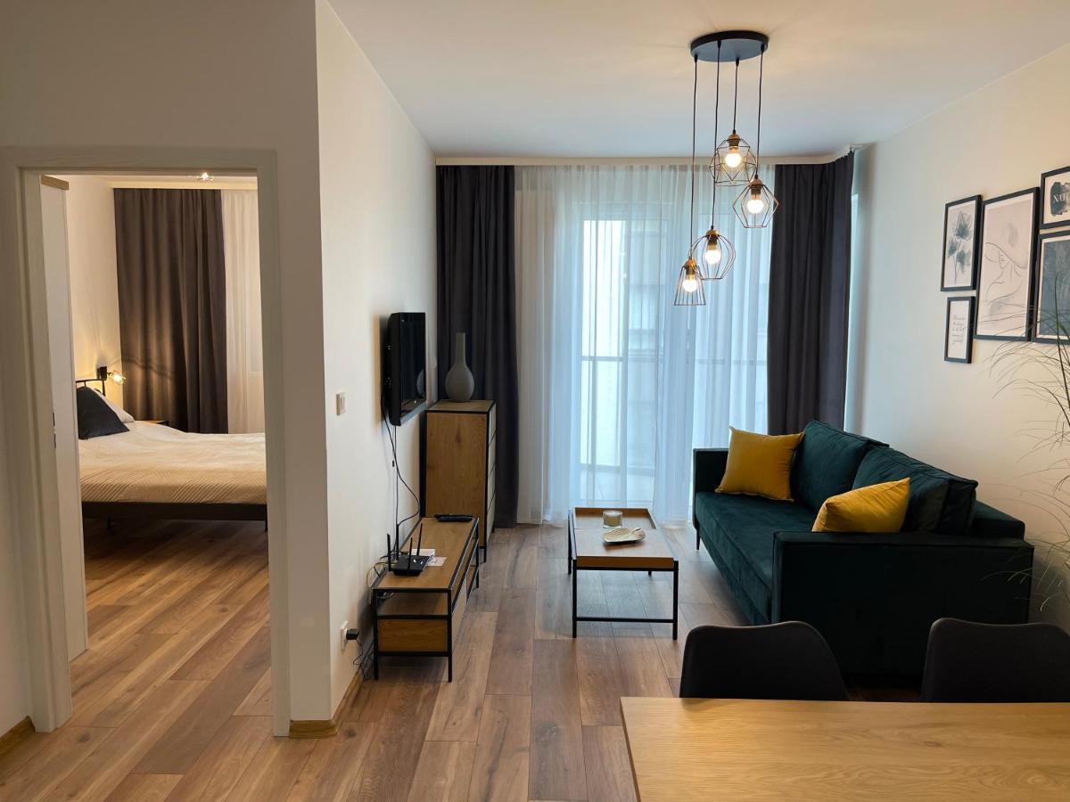 Newport Industrial Apartment Варшава Екстер'єр фото
