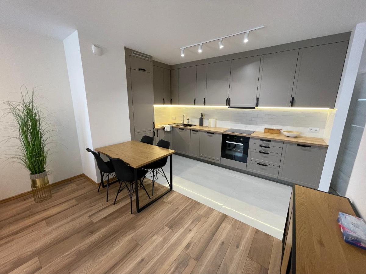 Newport Industrial Apartment Варшава Екстер'єр фото