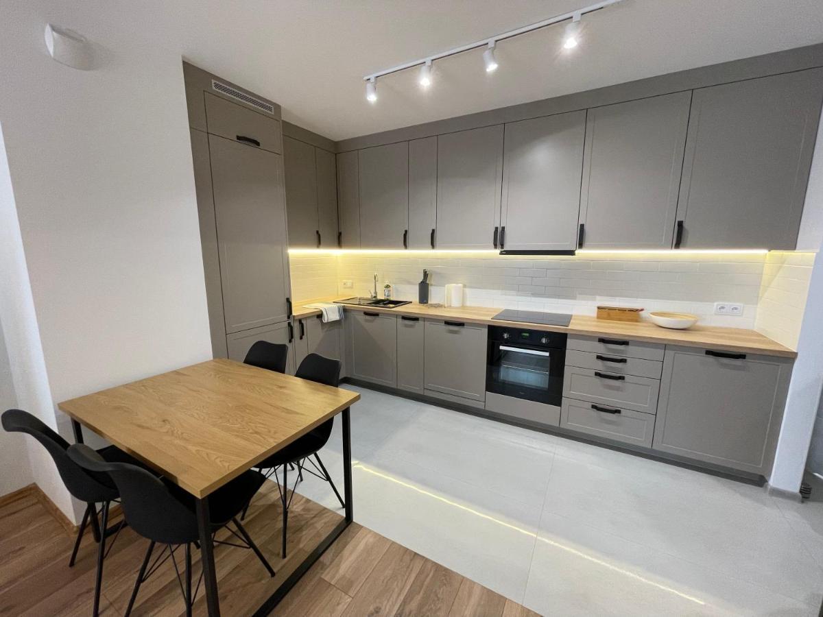 Newport Industrial Apartment Варшава Екстер'єр фото