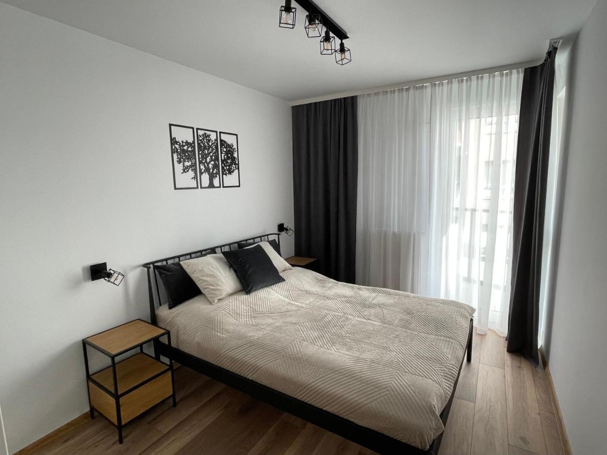 Newport Industrial Apartment Варшава Екстер'єр фото