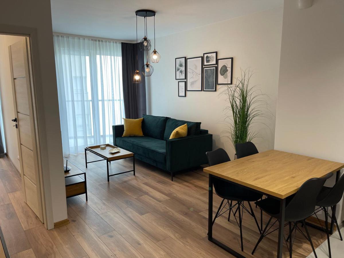 Newport Industrial Apartment Варшава Екстер'єр фото