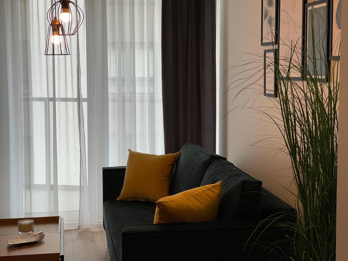 Newport Industrial Apartment Варшава Екстер'єр фото