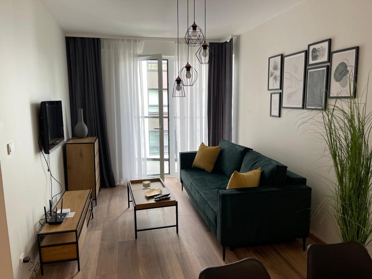 Newport Industrial Apartment Варшава Екстер'єр фото