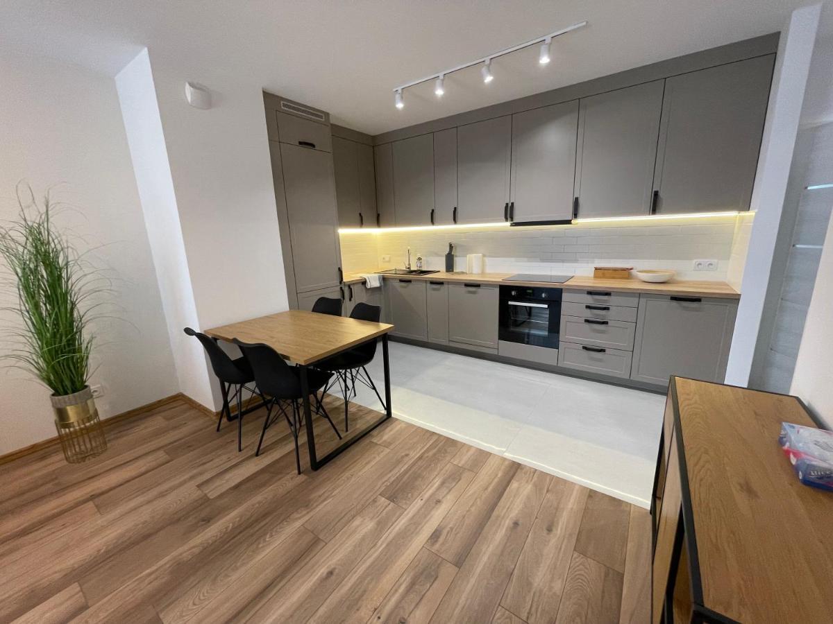 Newport Industrial Apartment Варшава Екстер'єр фото