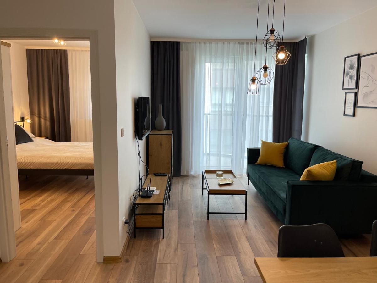 Newport Industrial Apartment Варшава Екстер'єр фото